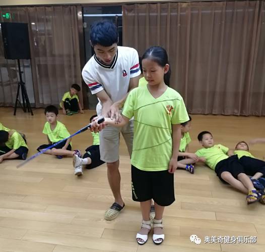 二伏天里，“114夏令营”精品游泳班 解锁缤纷夏日，乐享清凉水世界